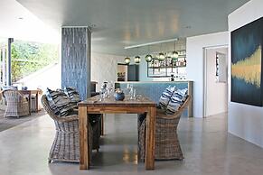 Abalone Hotel & Villas
