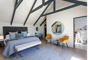 Abalone Hotel & Villas