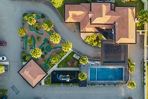 Regal Palms Resort
