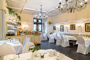 Hotel Burg Staufenberg