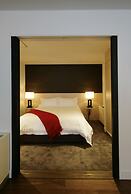 The Ridge Hotel & Apartments