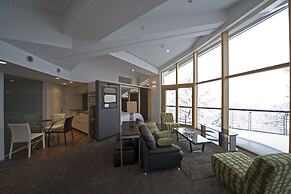The Ridge Hotel & Apartments