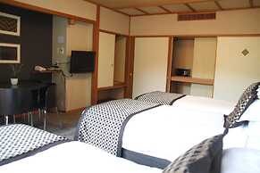 The Ridge Hotel & Apartments