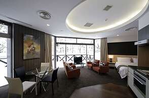 The Ridge Hotel & Apartments