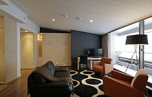The Ridge Hotel & Apartments
