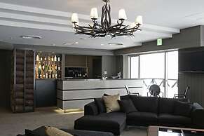 The Ridge Hotel & Apartments