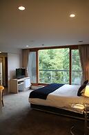 The Ridge Hotel & Apartments
