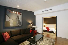 The Ridge Hotel & Apartments