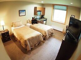 Kookaburra Lodge by Bear Country