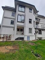 Big Brother B&B