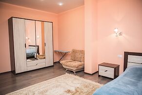 VIP House Hotel