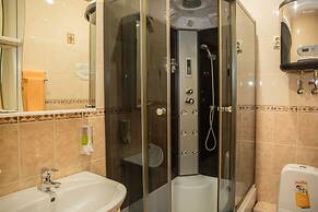 VIP House Hotel