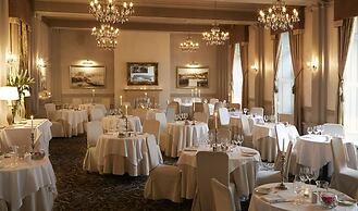Palm Court Hotel