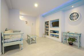 Antonia Studios