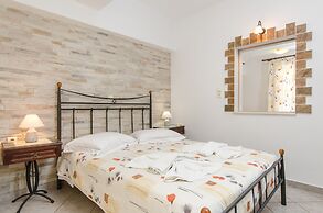 Antonia Studios