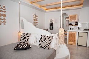 Antonia Studios