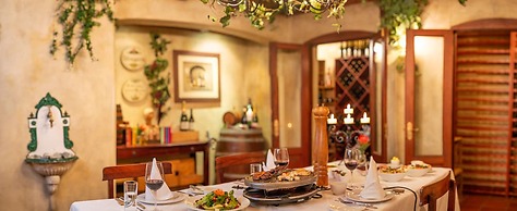 Oliver's Restaurant & Lodge