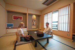 NISHIYAMA RYOKAN Established in 1953