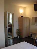 Avel Guesthouse