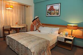 Cesars Plaza Hotel