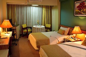 Cesars Plaza Hotel