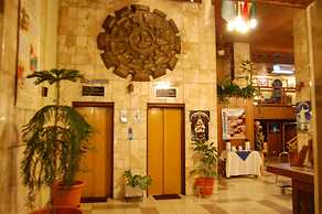 Cesars Plaza Hotel