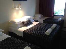 Parkside Motel