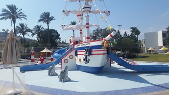 Gai Beach Resort Spa Hotel