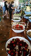 Gai Beach Resort Spa Hotel