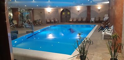 Gai Beach Resort Spa Hotel