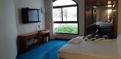 Gai Beach Resort Spa Hotel
