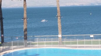 Gai Beach Resort Spa Hotel