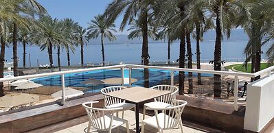 Gai Beach Resort Spa Hotel