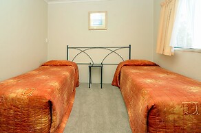 Academy at Botany Motor Inn