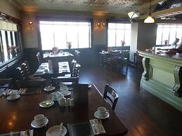 Riverbank House Hotel