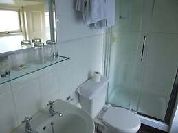 Riverbank House Hotel