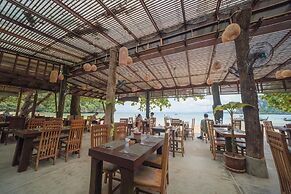 Sand Sea Resort