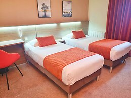 Brit Hotel Piscine & Spa - Fougères