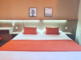 Brit Hotel Piscine & Spa - Fougères