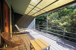 Cala Lodge