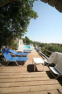 Eliza Hotel