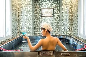 May De Ville Trendy Hotel & Spa