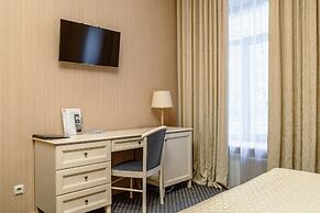 Aston Hotel