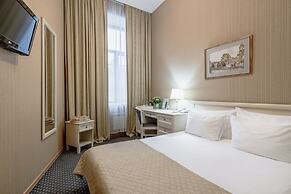 Aston Hotel