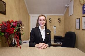 Aston Hotel