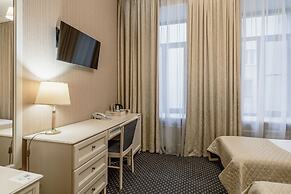 Aston Hotel