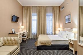 Aston Hotel