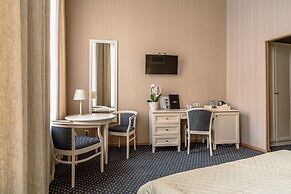 Aston Hotel