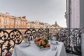 Aston Hotel