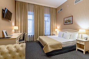 Aston Hotel